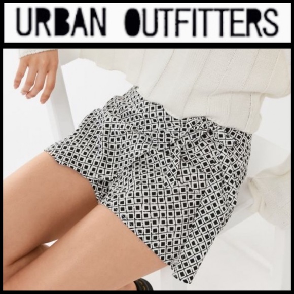 NWOT UO High Rise Geo Print Wrap Skort - Picture 2 of 8